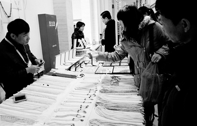 浙江浦江珍珠飾品展亮相京城，工藝與文化共綻放
